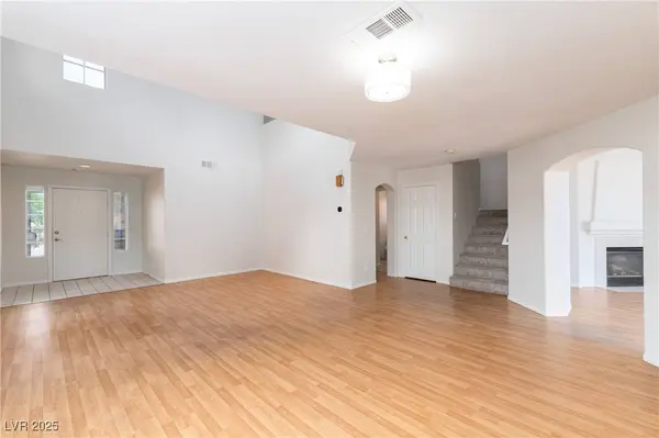 10021 Peseo Cresta AVE, Las Vegas, NV 89117
