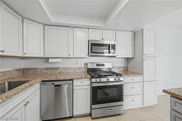 5620 Roseridge AVE, Las Vegas, NV 89107