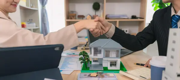 How to Win a Bidding War in Real Estate,John Buoninfante