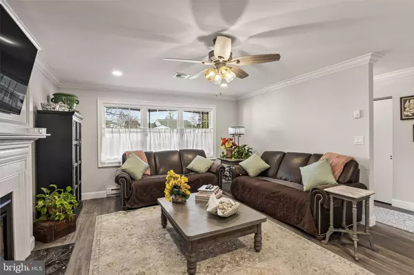 34 CHATHAM PL, Southampton, NJ 08088