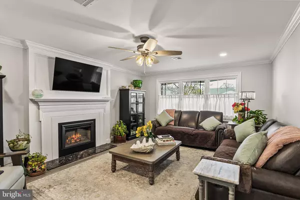 34 CHATHAM PL, Southampton, NJ 08088