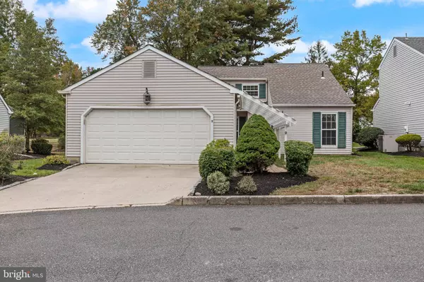 2 NANTUCKET CT, Medford, NJ 08055