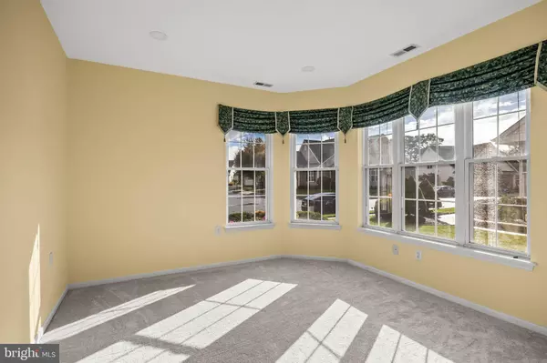 16 HIBISCUS DR, Marlton, NJ 08053