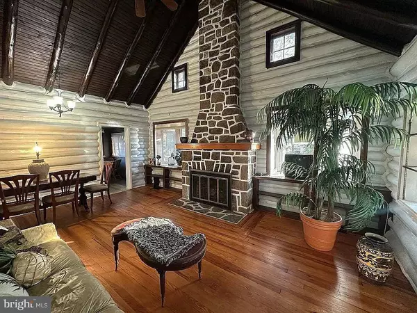 227 E LAKE BLVD, Medford, NJ 08055