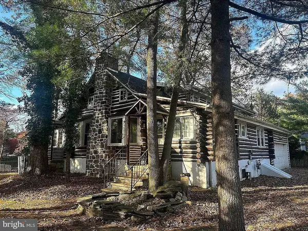 227 E LAKE BLVD, Medford, NJ 08055