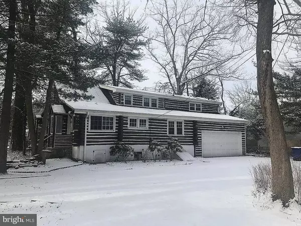 227 E LAKE BLVD, Medford, NJ 08055