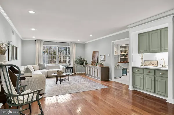 2 STRAFFORD CT, Medford, NJ 08055