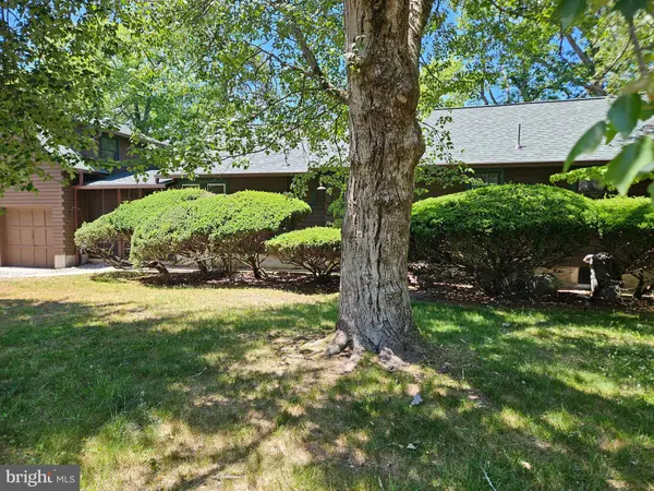 219 E LAKE BLVD, Medford, NJ 08055