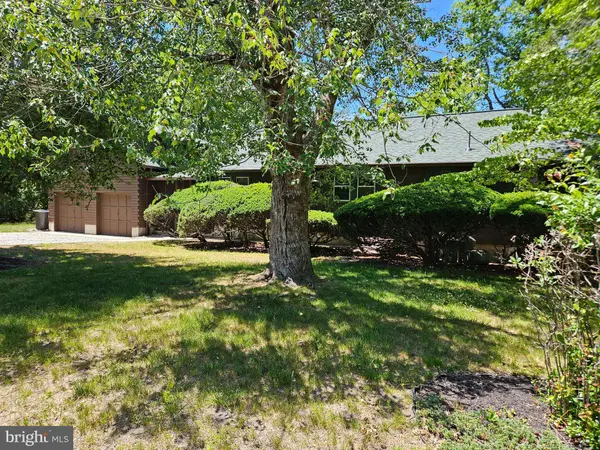 219 E LAKE BLVD, Medford, NJ 08055