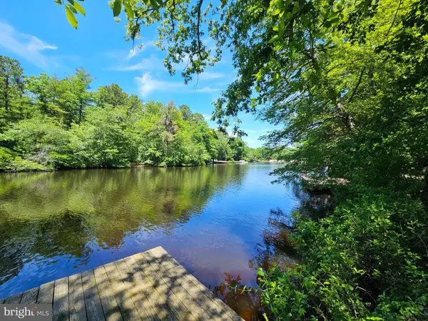 219 E LAKE BLVD, Medford, NJ 08055