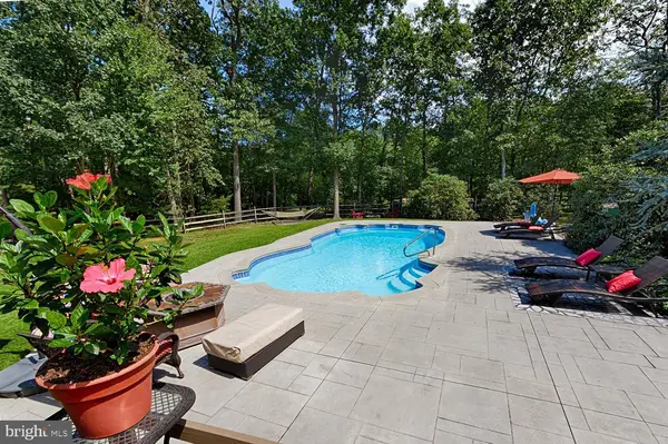 5 GLEN LAKE DR, Medford, NJ 08055