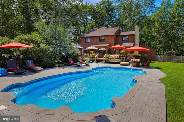 5 GLEN LAKE DR, Medford, NJ 08055