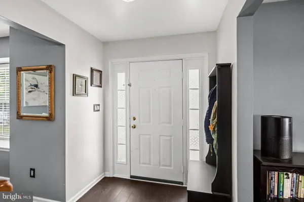 5004 ESSEX LN, Mount Laurel, NJ 08054
