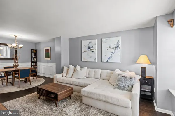 5004 ESSEX LN, Mount Laurel, NJ 08054