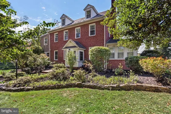 77 E MAIN ST