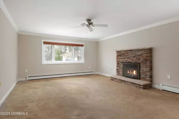 10 S Point Court, Toms River, NJ 08757