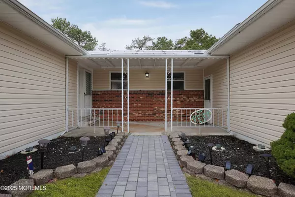 10 S Point Court, Toms River, NJ 08757