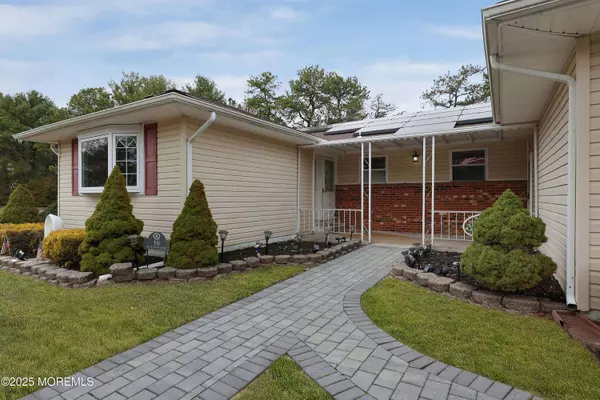 10 S Point Court, Toms River, NJ 08757
