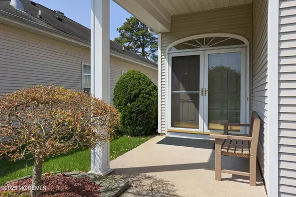 14 Sunlight Springs Road, Lakewood, NJ 08701