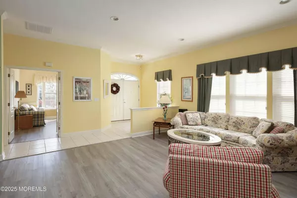 14 Sunlight Springs Road, Lakewood, NJ 08701