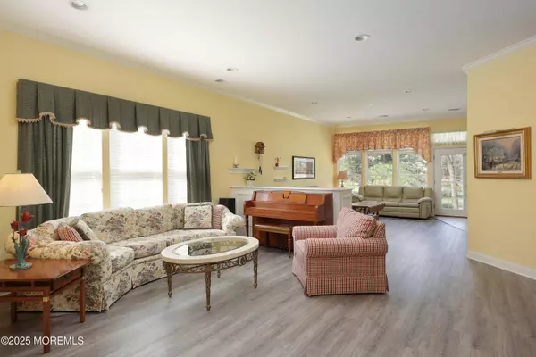 14 Sunlight Springs Road, Lakewood, NJ 08701