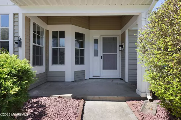 980 Thornbury Lane, Manchester, NJ 08759