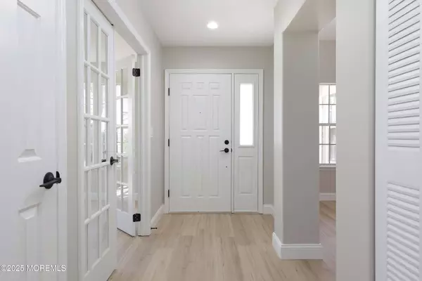 980 Thornbury Lane, Manchester, NJ 08759