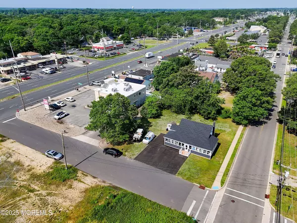 506 Lloyd Road, Toms River, NJ 08753