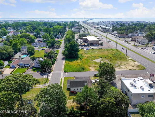 506 Lloyd Road, Toms River, NJ 08753