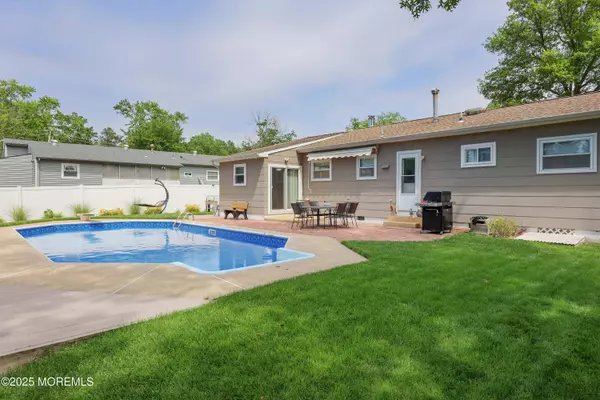 23 Bailey Avenue, Toms River, NJ 08755