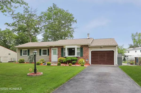 23 Bailey Avenue, Toms River, NJ 08755