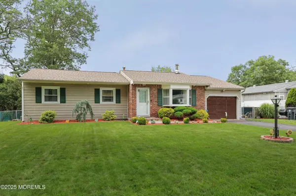 23 Bailey Avenue, Toms River, NJ 08755