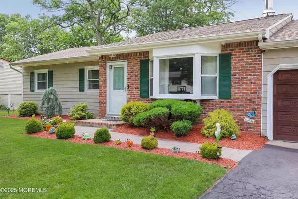 23 Bailey Avenue, Toms River, NJ 08755