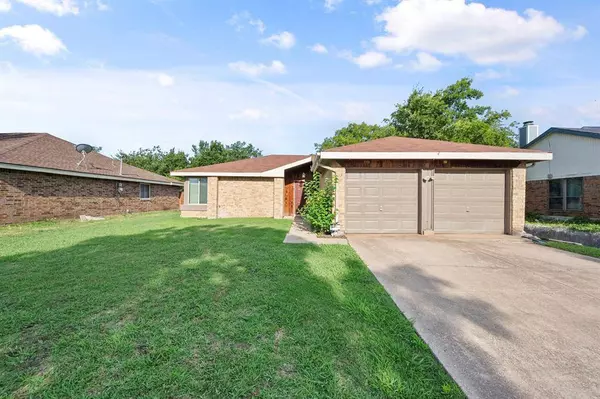 5002 S Prairieview Court S, Arlington, TX 76017