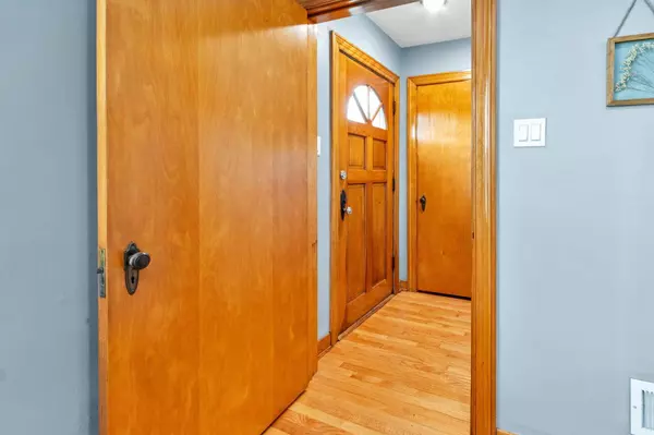 1941 Stanton AVE, Whiting, IN 46394