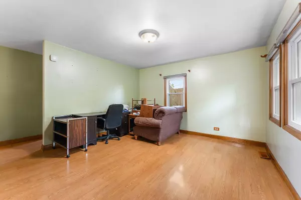 510 215th ST, Dyer, IN 46311