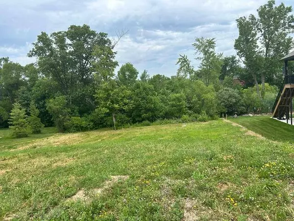 7518 Fawn Valley DR, Schererville, IN 46375