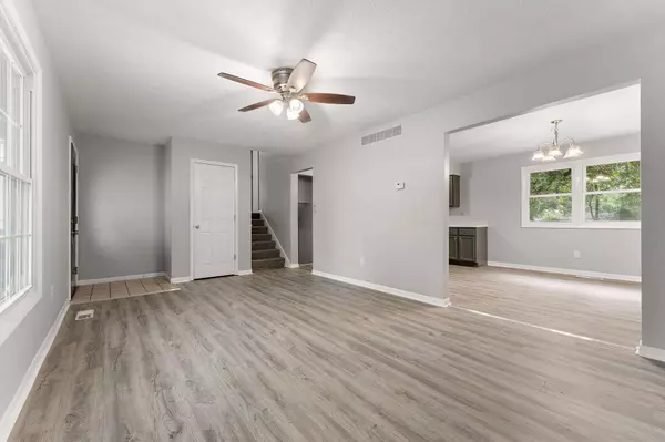 10307 N 477, Demotte, IN 46310