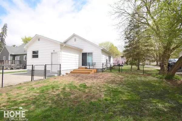 1225 N Water Street, Owosso, MI 48867