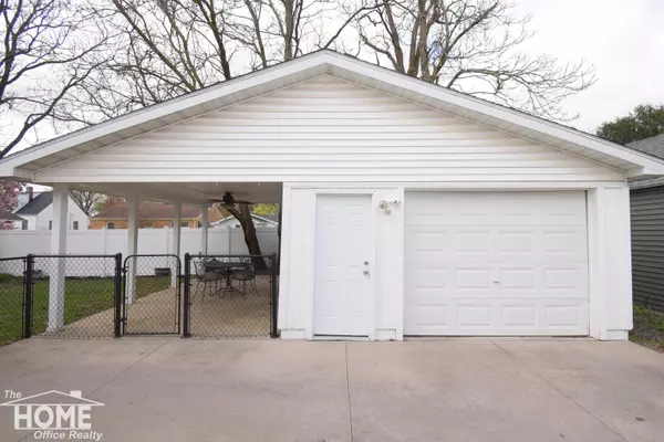 1225 N Water Street, Owosso, MI 48867