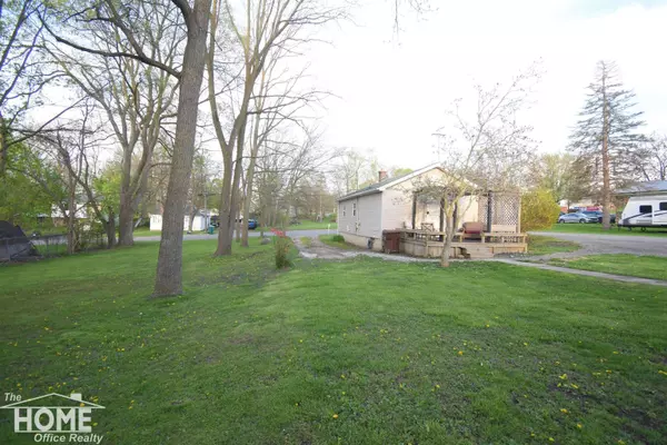 1244 S Pearce Street, Owosso, MI 48867