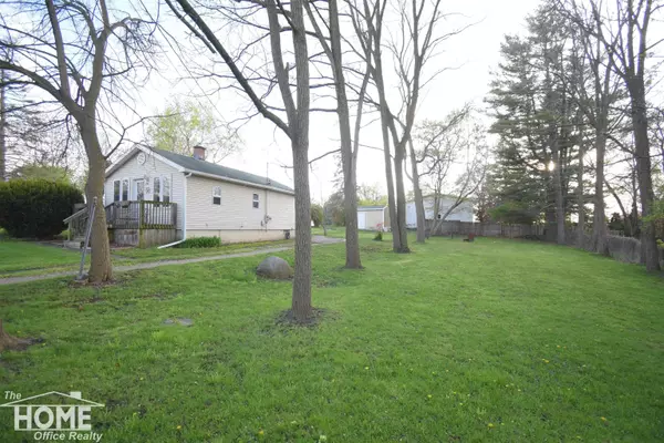 1244 S Pearce Street, Owosso, MI 48867