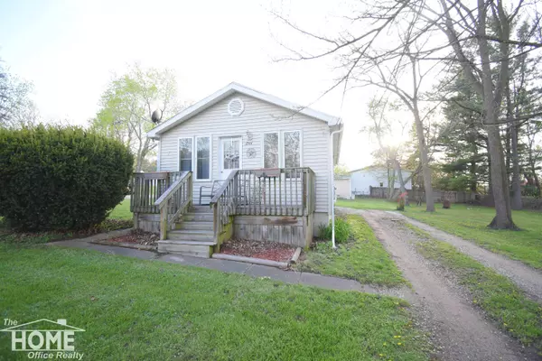1244 S Pearce Street, Owosso, MI 48867