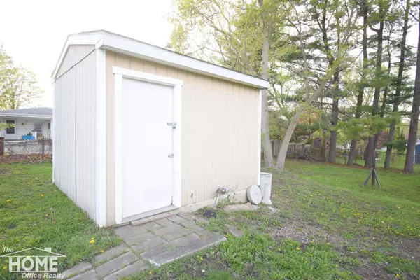 1244 S Pearce Street, Owosso, MI 48867