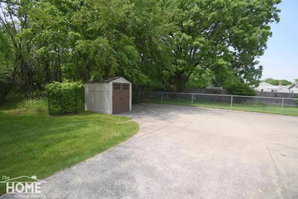 1460 Olmstead Street, Owosso, MI 48867