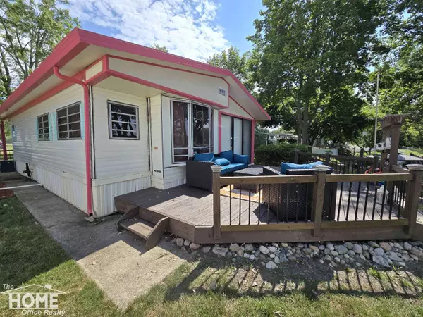 10001 E Goodall Road, Durand, MI 48429