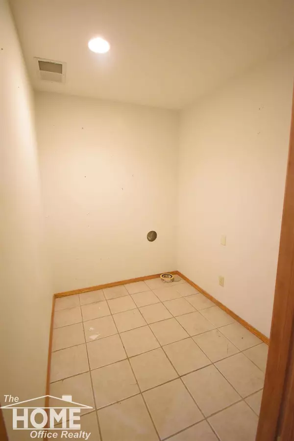 211-213 N Ball Street, Owosso, MI 48867