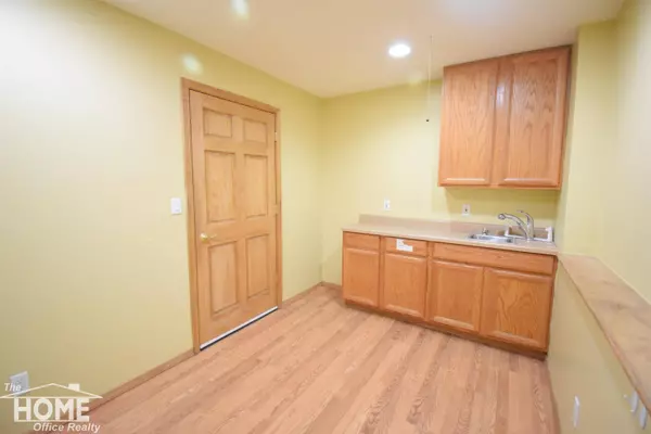 211-213 N Ball Street, Owosso, MI 48867