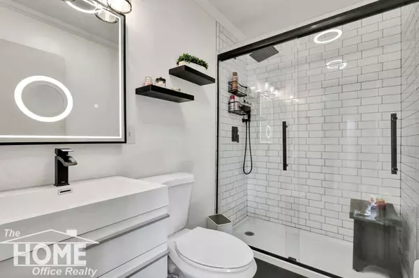 1004 N Ball Street, Owosso, MI 48867