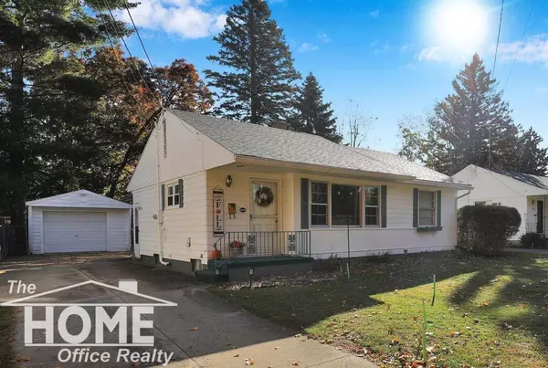 1004 N Ball Street, Owosso, MI 48867